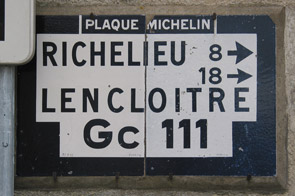 Plaque Michelin indicatrice de directions